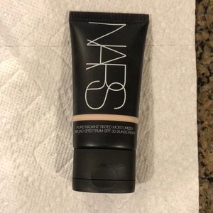 Nars Pure Radiant Tinted Moisturizer